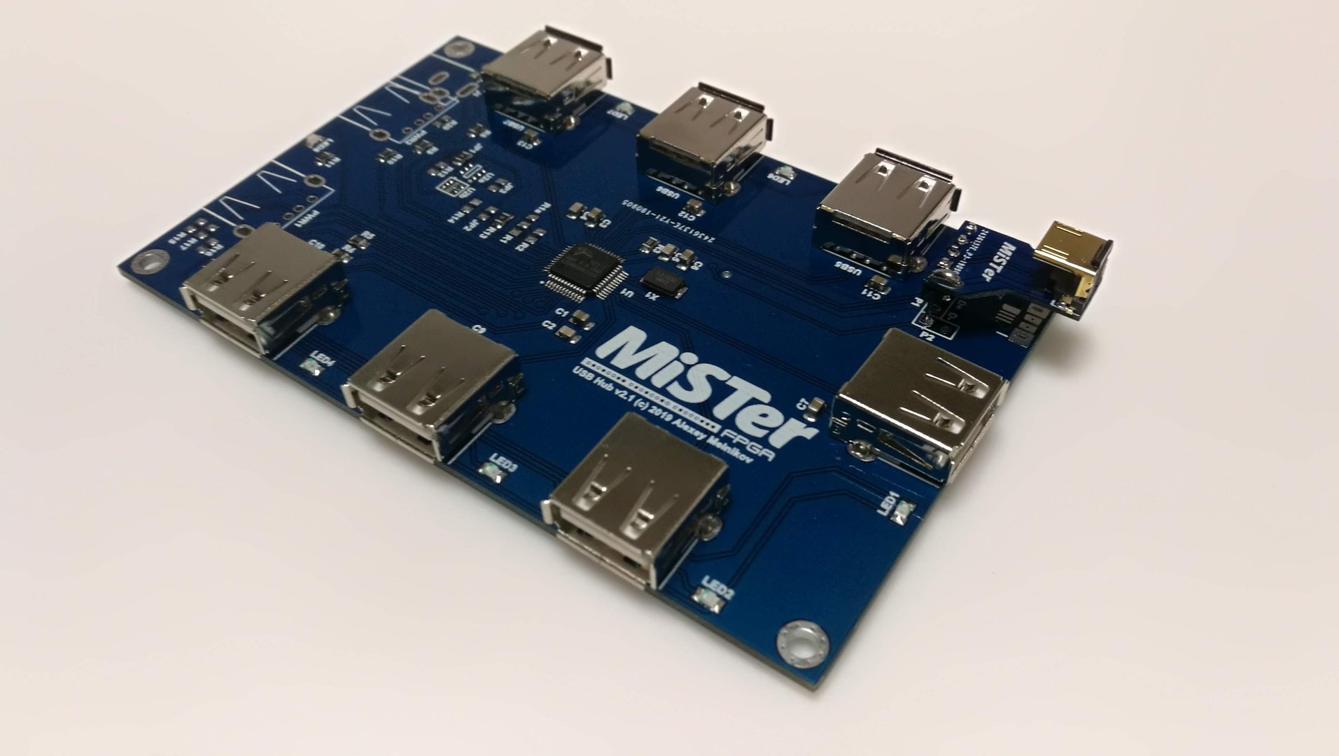 hecho magia mordedura USB hub for MiSTER FPGA. - ManuFerHi